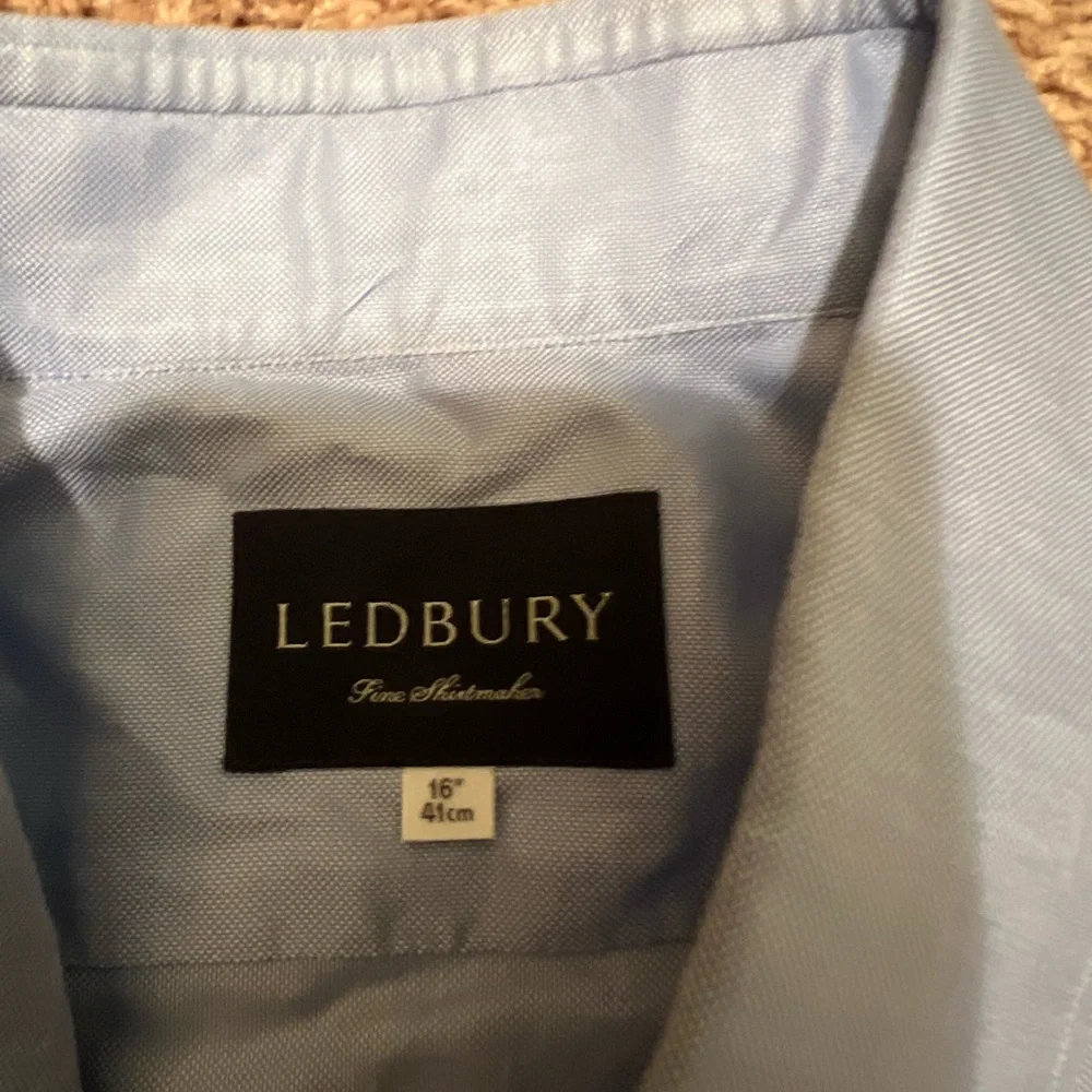 Button down - Picture 2 of 2